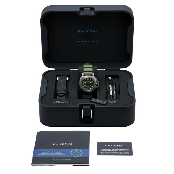 Panerai Submersible PAM01055